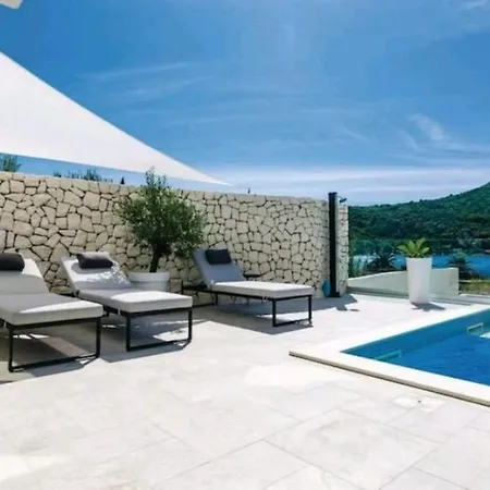 Villa White Lady By Guide